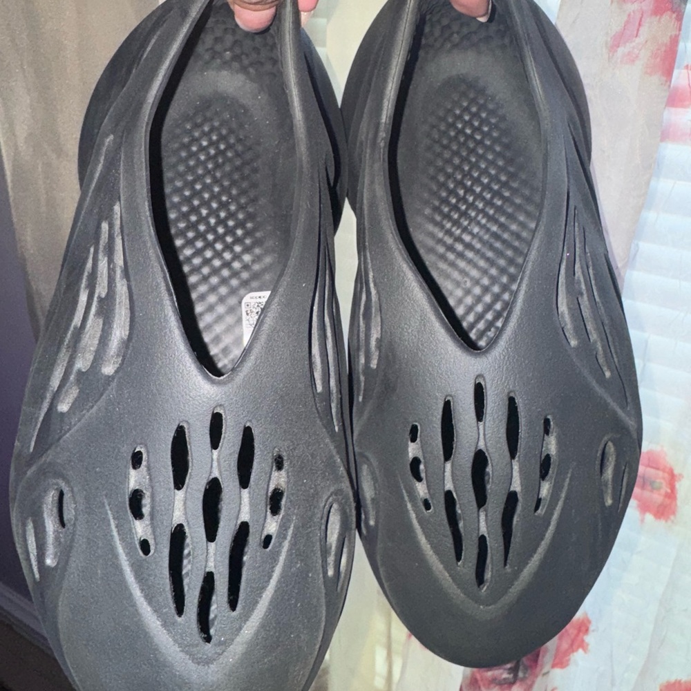 YEEZY FOAM RUNNER ONYX